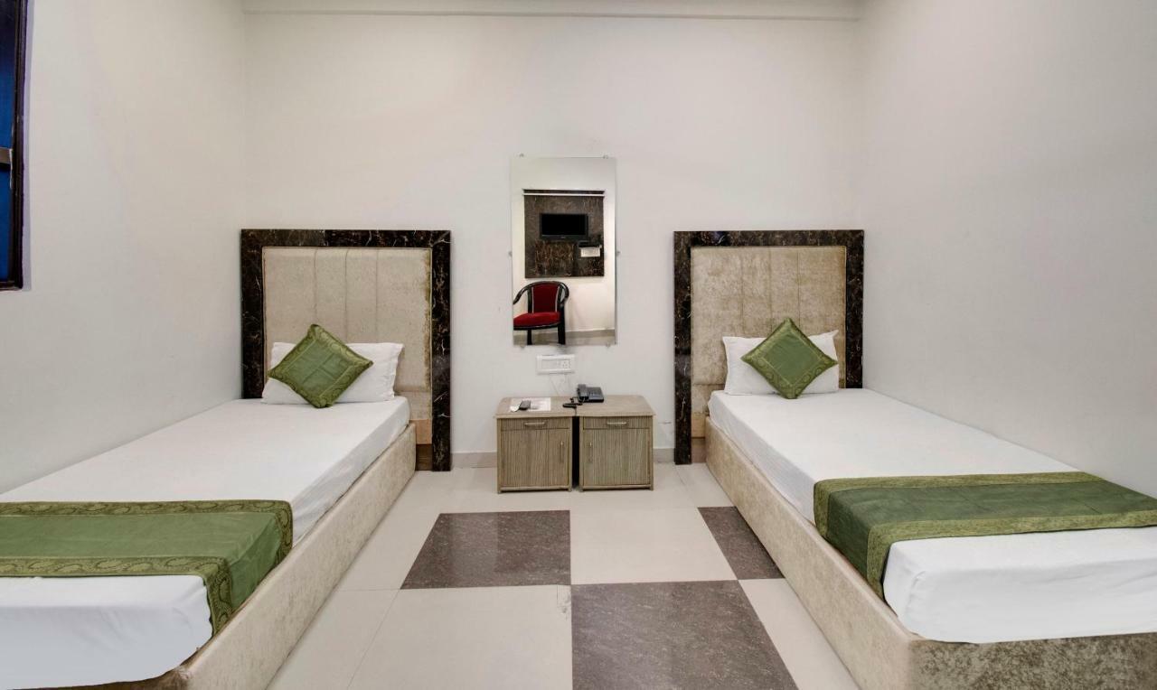 Itsy By Treebo - Royale Inn Meerut Luaran gambar